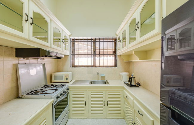 City View Apartment - Photo 31