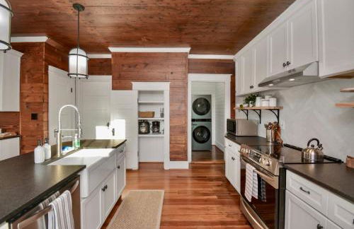 HGTV-Featured Beach Home- Walk to Beach- Sleeps 12 - Foto 20