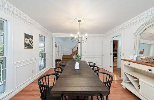 Jackson River Estate Main House Pool, Riverfront, sleeps 15 - Foto 9