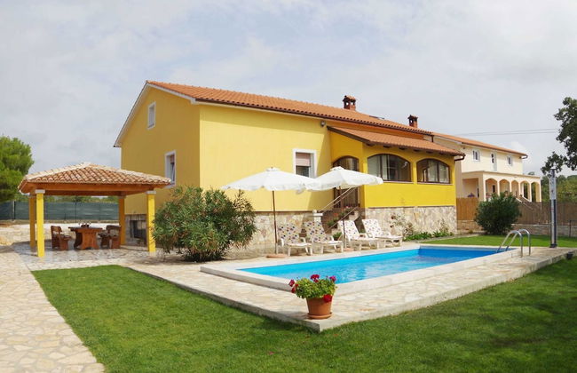 Peaceful Villa in Jursici With Private Pool - Foto 21