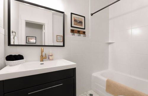 Gorgeous! Modern 3 Bed Home by Lake Mtka & Wayzata - Foto 5