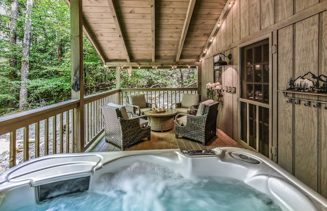 Light'n Bug Bungalow 1 Bedroom Cabin by RedAwning - Photo 33