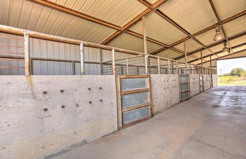 Pet-Friendly Efficiency Cottage with Pool! - Foto 30