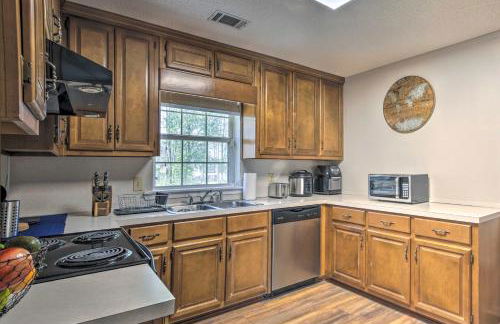 Lawrenceville Home Close to Parks and Dining! - Foto 7