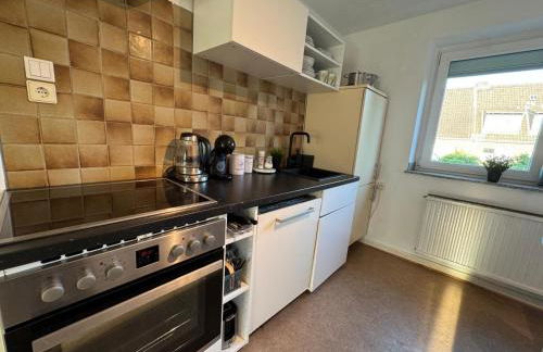 Central Comfort Home with Garden - Foto 10