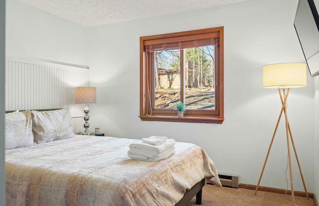 Pirate-themed Lakefront Home w/ Kayaks, Game Room, Views & Hidden Treasure Hunt - Foto 16