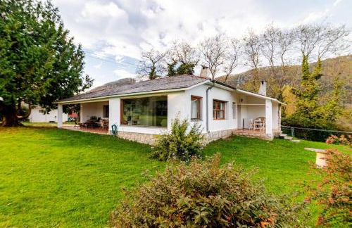 Casa con Jardín Enorme y Vistas Espectaculares Cerca de Pechon - Foto 11