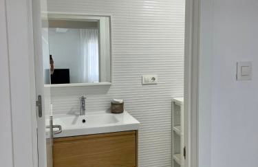 1 linea de playa puerto deportivo Vistas al mar recién reformado - Photo 23