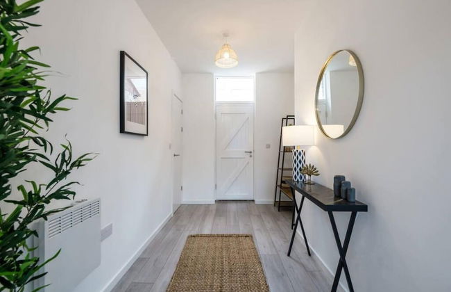 Host Apartments The Roscoe Carriage House - Photo 22