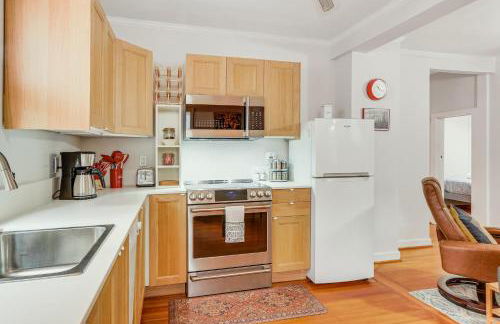 Walk Downtown Takoma Park Escape with Large Yard! - Foto 8