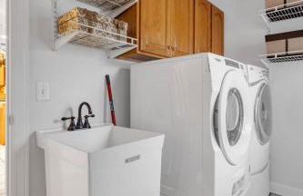 LakeFront | HotTub | Dock | 4BD4.5BA | FreeParking - Foto 15