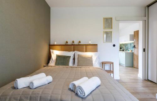 Green Door - Photo 12