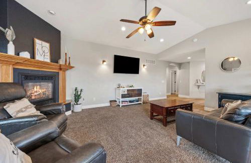 Black Hills Getaway with Hot Tub & Game Room for 18 - Foto 6