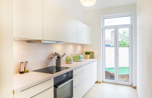 FLAIR Homes - Design Apartments with Smart-TV, Self Check-in & Free Parking - Photo 10