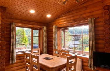 Countryside 3 Bedroom Log Cabin With Private Hot Tub - Ash - Foto 4