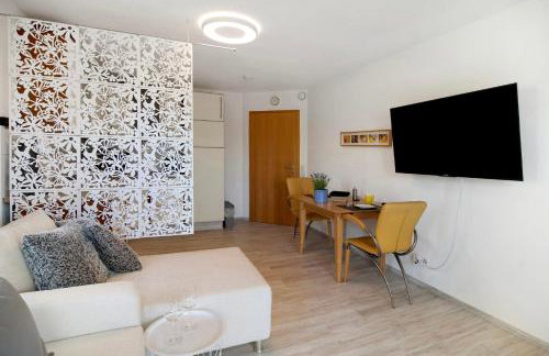 Easy Living - Photo 3