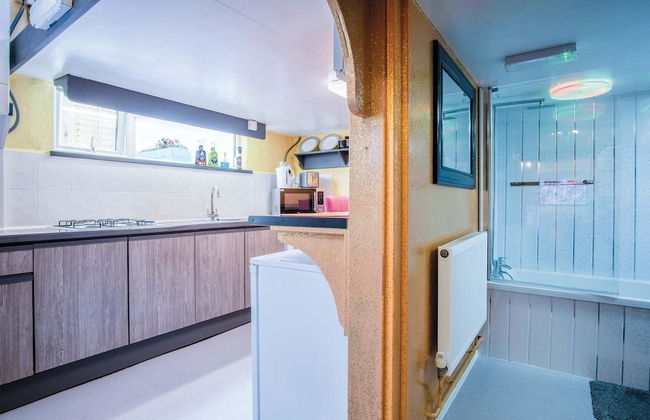 Clouds - 1 Bedroom Holiday Home - Milford Haven - Photo 7