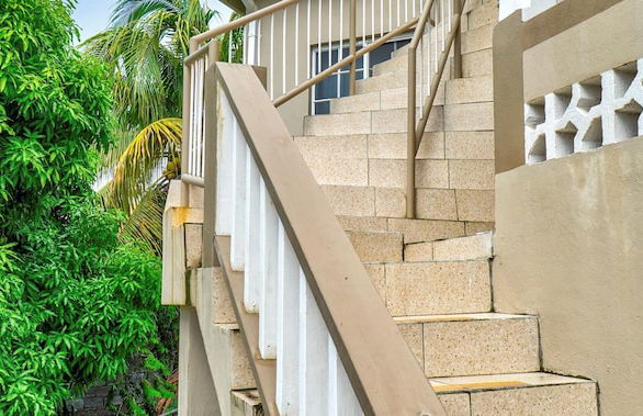 Your quaint home just steps from beach - Foto 28