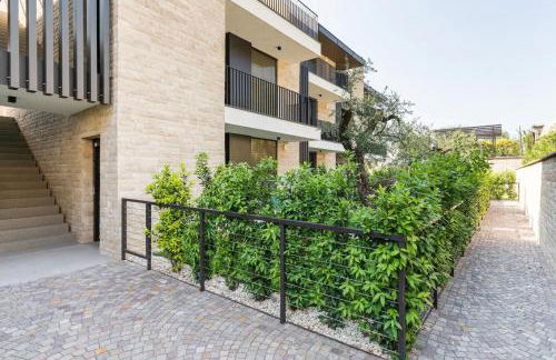 SalvatoreHomes - Luxurious Dreamview Waterfront Apartment in Torri del Benaco with Pool - Casa Azura - a 5 Star Luxury Collection at Lake Garda - Foto 37