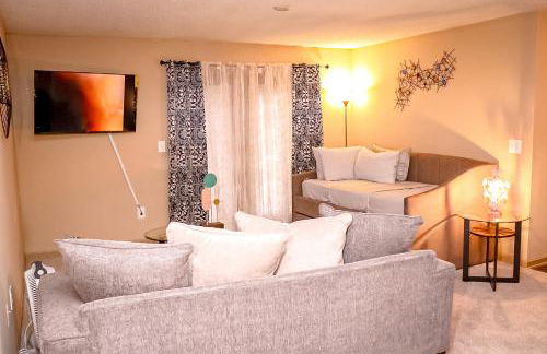 Easy Access 2beds,1bt luxury kingbed with pool sleeps 4 - Foto 17