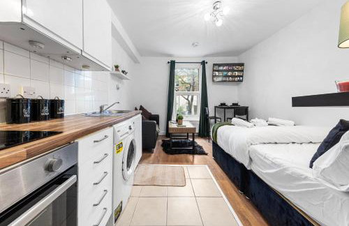 Modern Brixton Studio, Ideal for Couples, Fast Wi-Fi - Foto 3