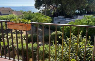 Appartement cosy vue mer à 50 m de la plage - refait à neuf et climatisé - Foto 14