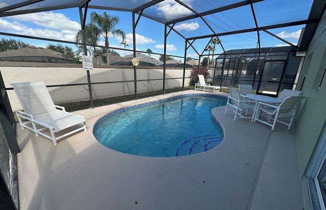 Completely Updated Villa, Private Pool, Beautiful! - Photo 1