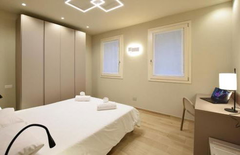 2 Bedroom Lovely Apartment In Premaor - Photo 12