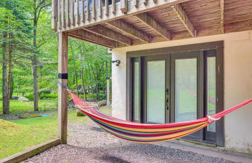 Fire Pit and Games! Secluded Chalet 30 Mi to Montage - Foto 31