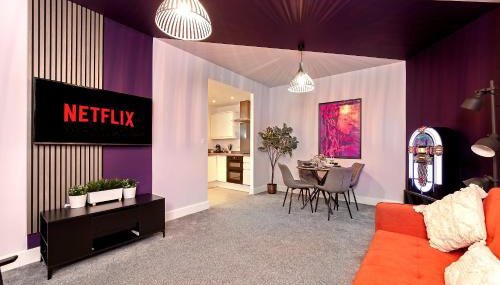 PRIME City Centre Location, THE JUKE BOX SUITE, Secure Gated FREE Parking Space, Unique STYLISH Apartment, AIR CONDITIONING & Two Bathrooms - Foto 4