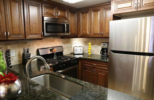 Luxurious 2 Bedroom Condo Shortest Walk To Disney - Foto 15