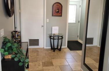 Beautifully Updated Lakefront Escape-Pets welcome! - Foto 36