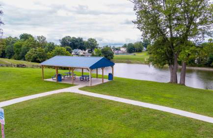 4BR, 2 & half Bath, Hot Tub, Private Parking, Near Ark - Foto 26