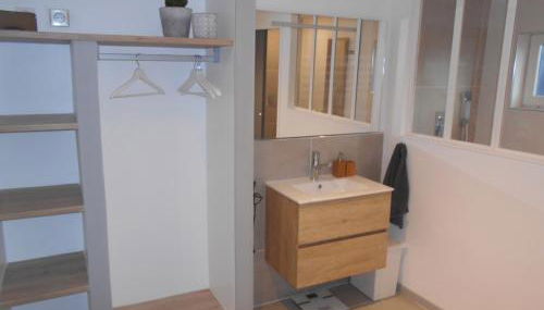 4MIN ORLEANS APPT 1CHB PLEIN AU CALME AVEC TERRASSE ET PARKING DEVANT - Photo 3