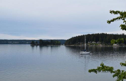 PNW MCM 155ft Private Waterfront Gem on Raft Island with Hot Tub - Foto 18