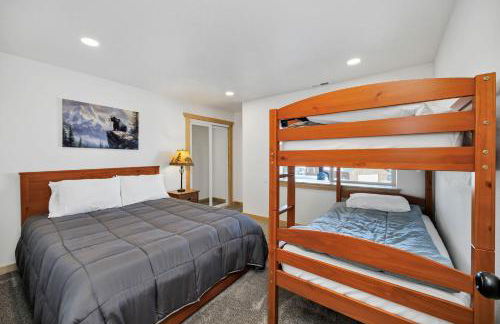 Country Bear Cabin at Bear Lake - Photo 25