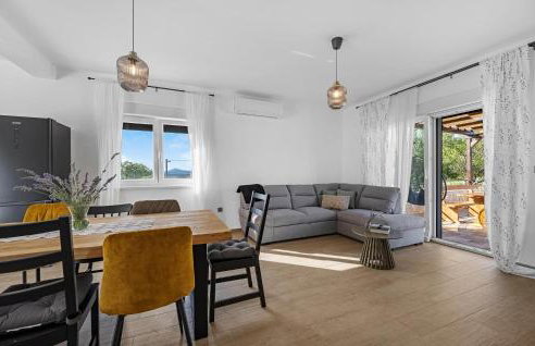 Gorgeous Home In Danilo With Wifi - Photo 5