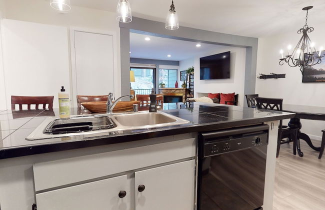 St. Anton Escape - Photo 13