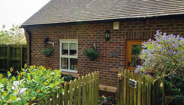 Pine Tree Lodge, Bridgnorth - Photo 2, Hall