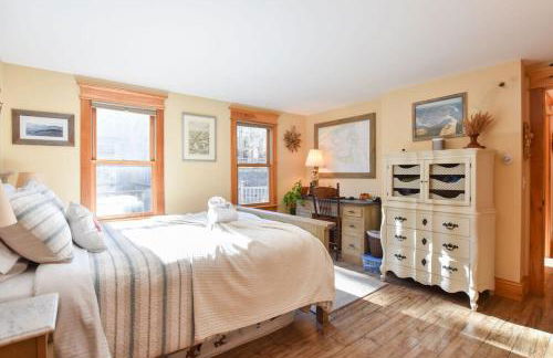 Beautiful Home w Artistic Flair - Foto 13