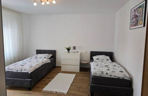 Moderne großzügige Wohnung zu vermieten - Foto 1