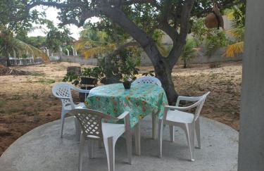 CHALE PERTO DA PRAIA COM DUAS SUITES E VARANDAO - Photo 16