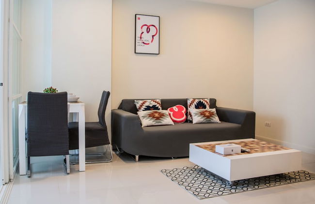 Locals Bangna Elements Srinakarin - Photo 10