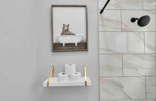 CAMP OUT - Big Backyard - 5mins To Downtown - Foto 17