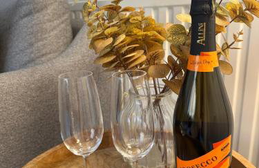 Woodland Cottage - private courtyard - Pet Friendly Retreat in the heart of Windermere - Photo 23