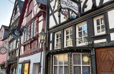 Renovated until May - dream house with garden and billiards - Foto 3