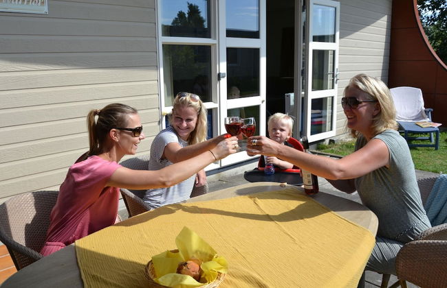 Bungalow in South Holland With Unique Design - Photo 25