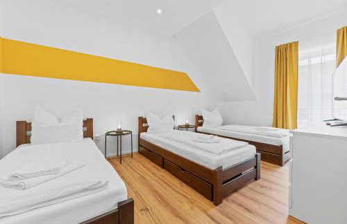 Golden Home with Barbecue, Yoga, Football Table - Photo 22