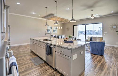 Elegant Lake Conroe Townhome with Boat Slip! - Foto 6