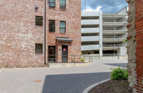 Amazing Amenities and Location - 1 Bedroom Condo - Foto 35